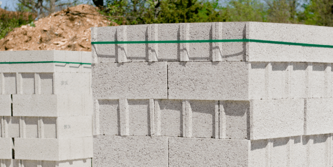 Cerclage de matériaux de construction