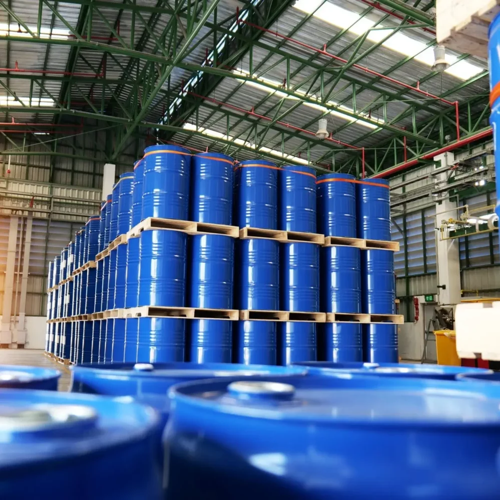 Storage of chemical drums on pallets in a warehouse chemical cargo lashing