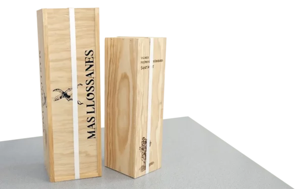 feuillard de cerclage sur caisse en bois
