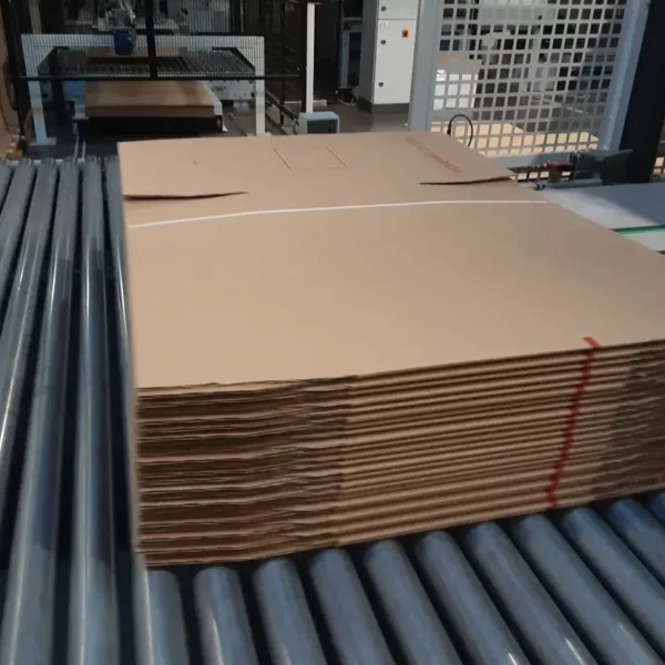strapping cardboard with an automatic strapping machine